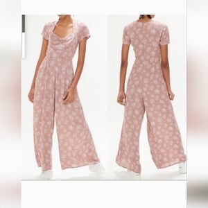 Urban Outfitter Kerriann Blush Pink Floral Cap Sleeve Jumpsuit - Small
